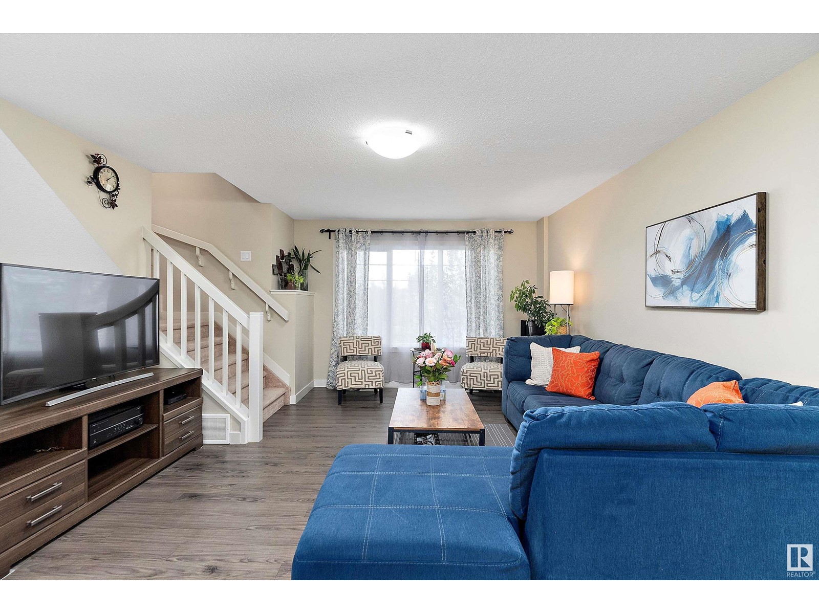 Property at 4229 30 ST NW image 4