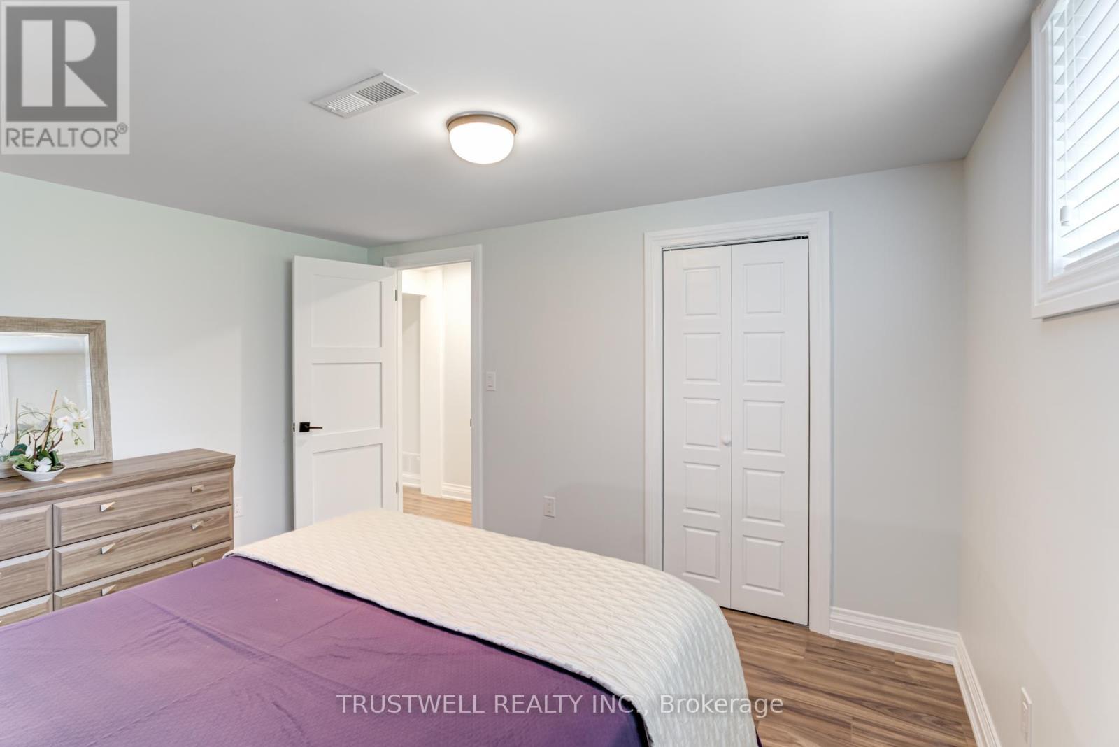 101 Wincott Drive, Toronto, Ontario  M9R 2P5 - Photo 36 - W12147553