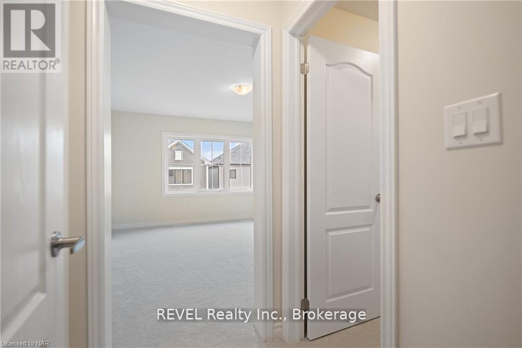 71 Sun Haven Lane, Thorold, Ontario  L2V 0K7 - Photo 21 - X12148385