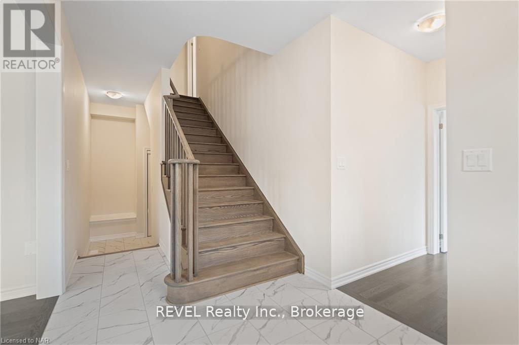 71 Sun Haven Lane, Thorold, Ontario  L2V 0K7 - Photo 8 - X12148385