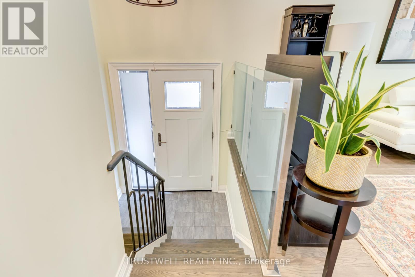 101 Wincott Drive, Toronto, Ontario  M9R 2P5 - Photo 13 - W12147553
