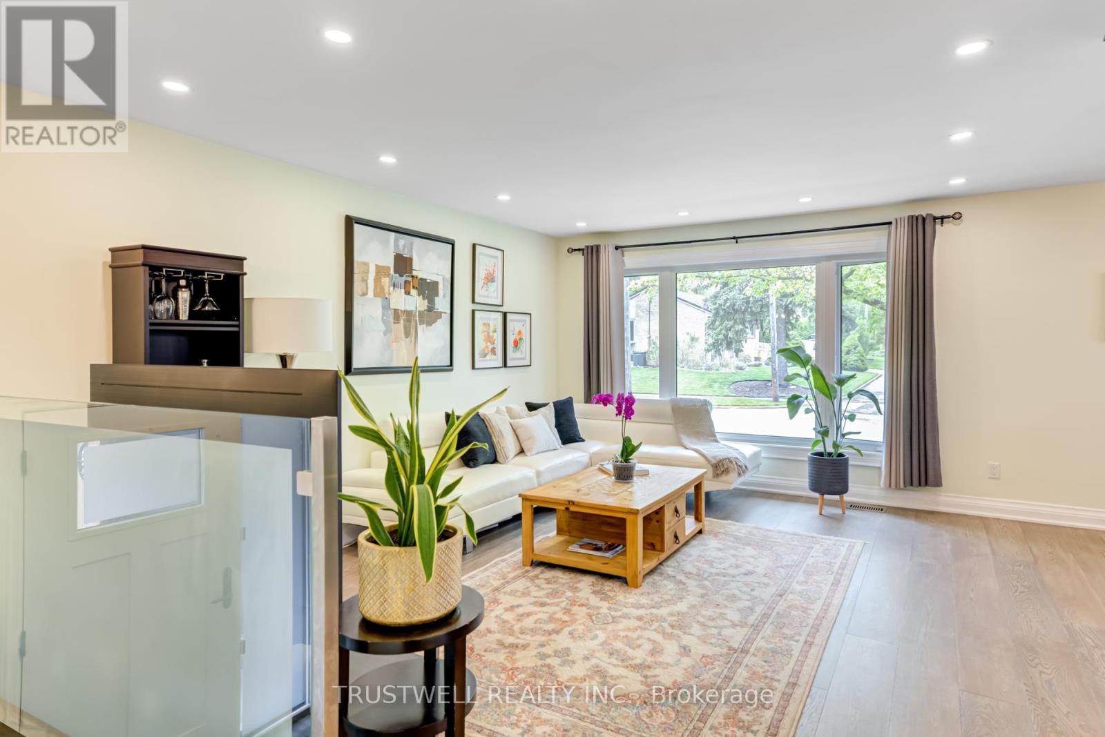 101 Wincott Drive, Toronto, Ontario  M9R 2P5 - Photo 14 - W12147553