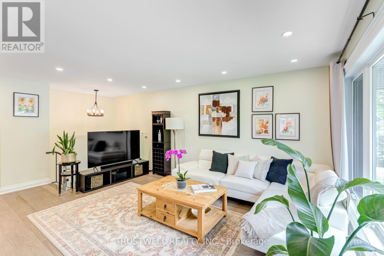 101 Wincott Drive, Toronto, Ontario  M9R 2P5 - Photo 15 - W12147553