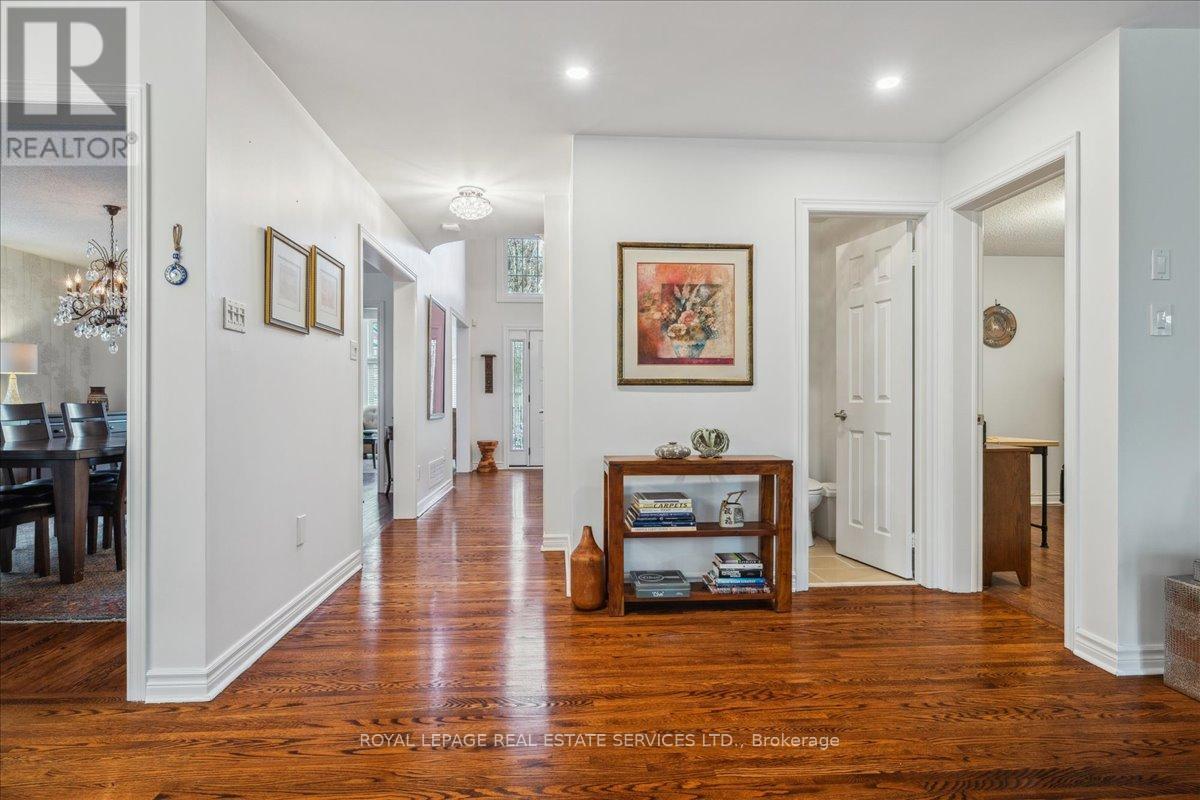 2317 Carpenters Circle, Oakville, Ontario  L6M 3C7 - Photo 13 - W12145090