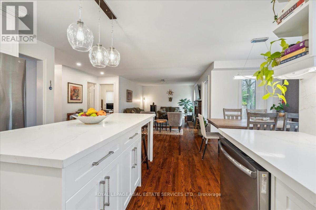 2317 Carpenters Circle, Oakville, Ontario  L6M 3C7 - Photo 22 - W12145090