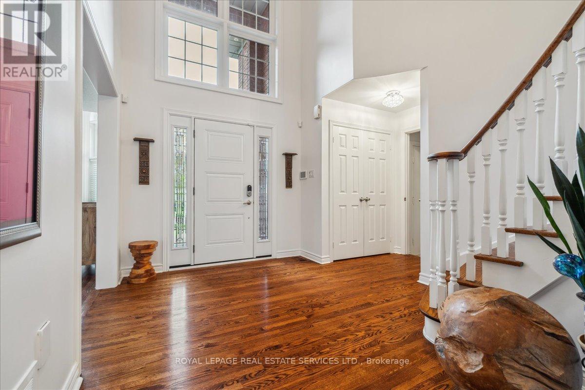 2317 Carpenters Circle, Oakville, Ontario  L6M 3C7 - Photo 7 - W12145090