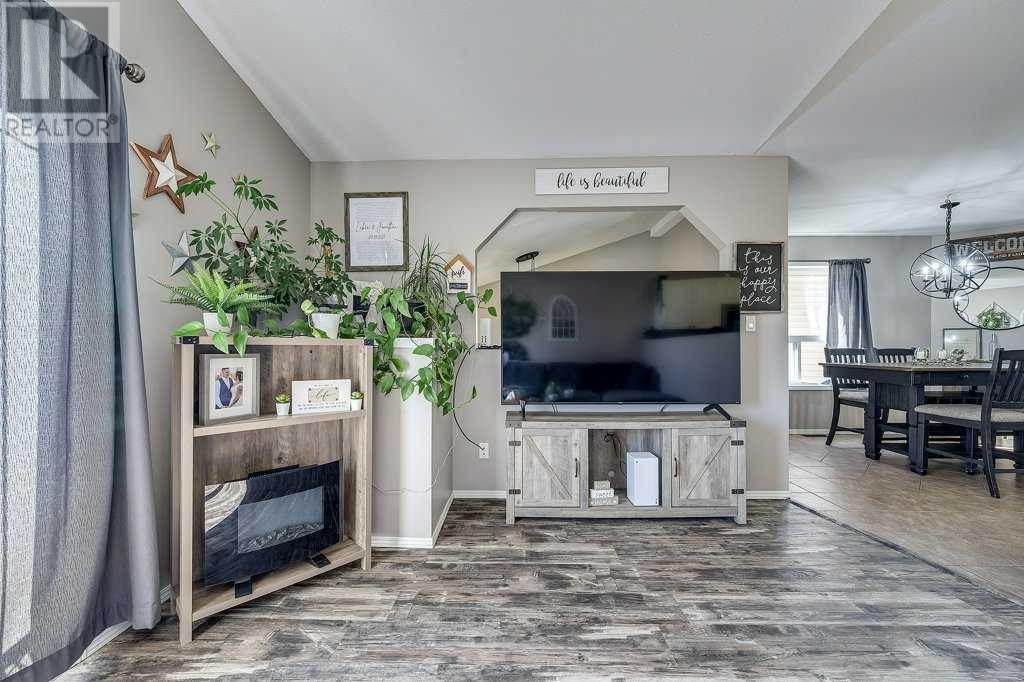 5412 47a Street, Bentley, Alberta  T0C 0J0 - Photo 9 - A2217765