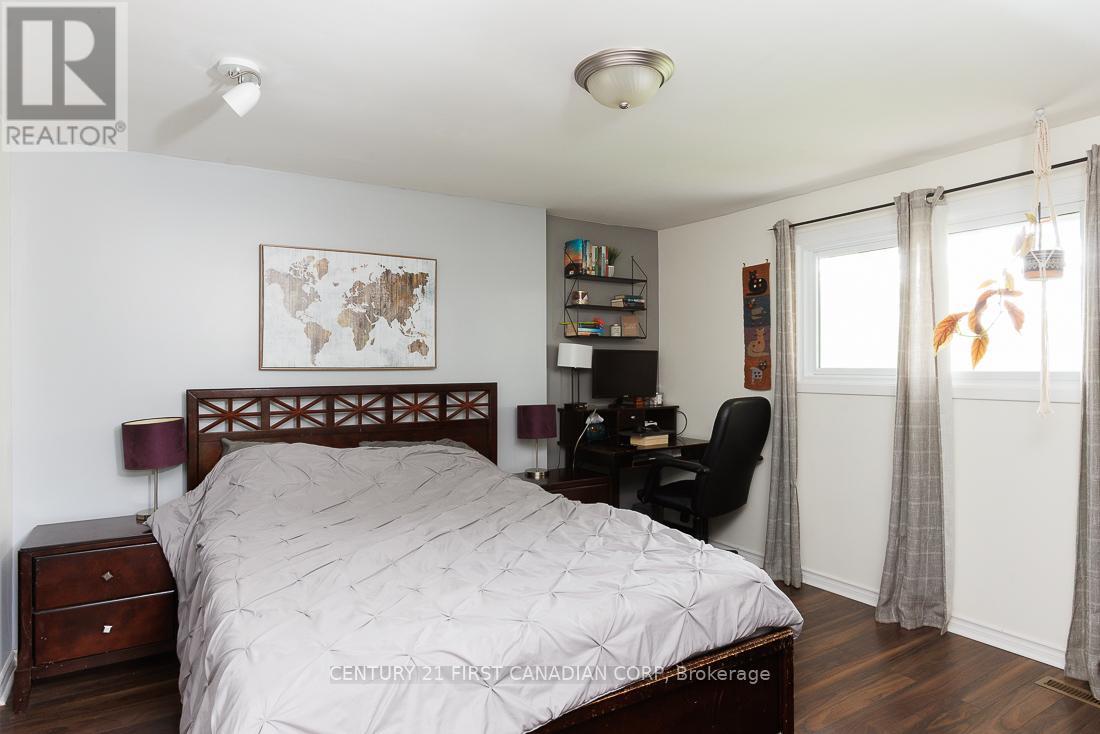 44 Sasha Crescent, London South (South X), Ontario  N6E 2M5 - Photo 15 - X12148076