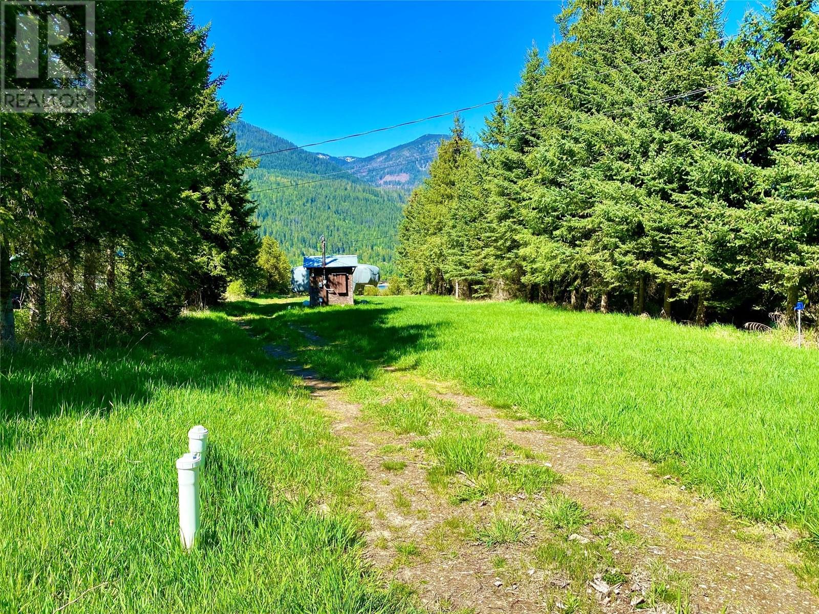6447 Erindale Road, Harrop, British Columbia  V1L 6P6 - Photo 10 - 10347535