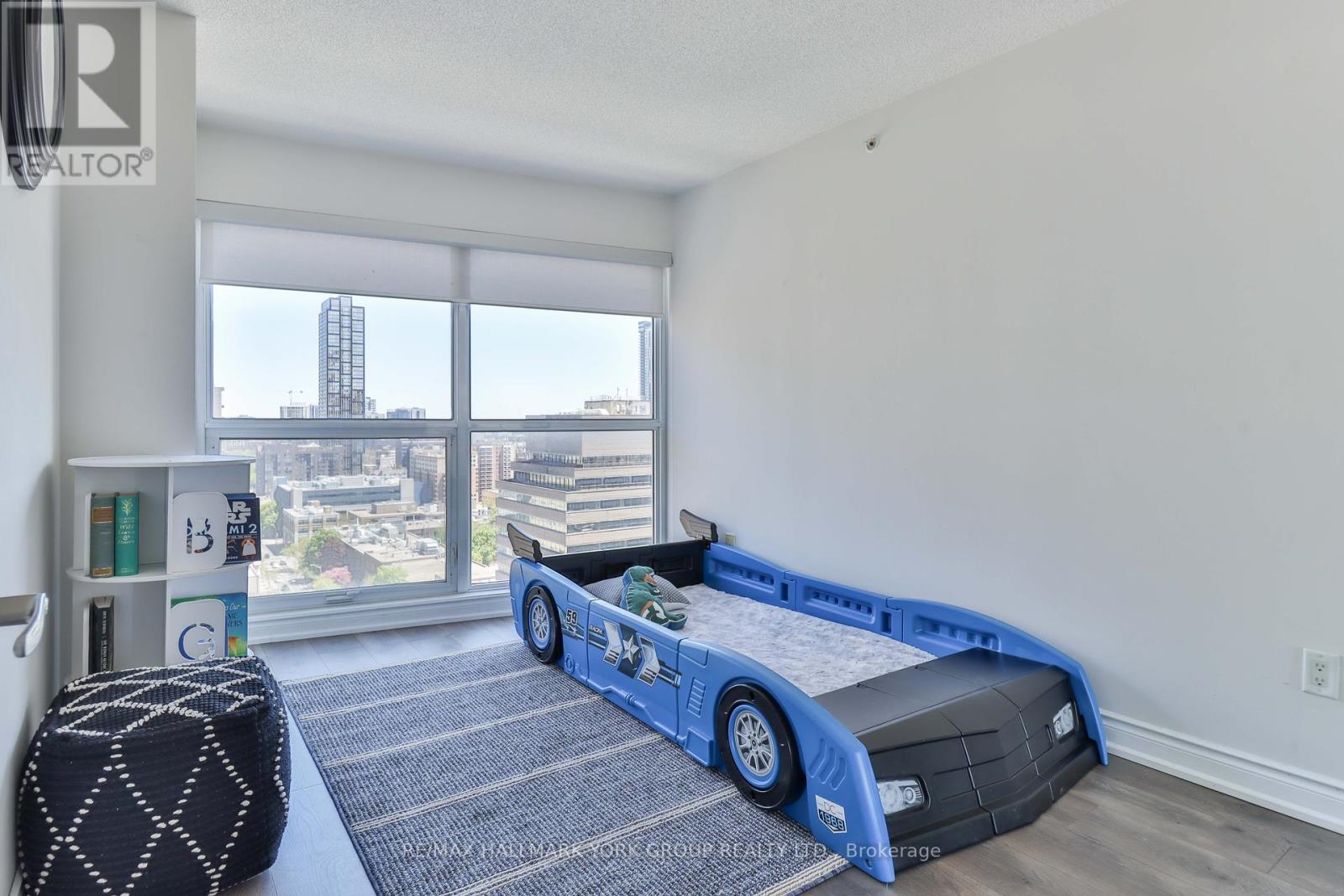 1607 - 386 Yonge Street, Toronto, Ontario  M5B 0A5 - Photo 15 - C12148215