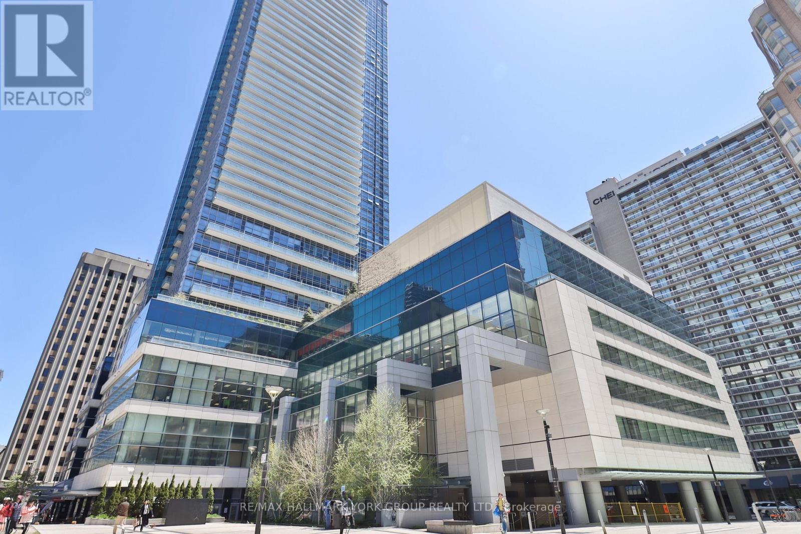 1607 - 386 Yonge Street, Toronto, Ontario  M5B 0A5 - Photo 2 - C12148215