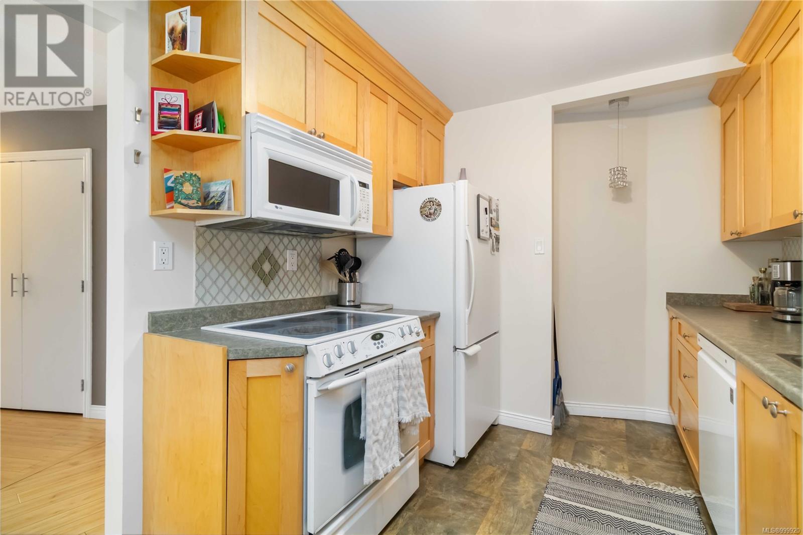 301 777 Blanshard St, Victoria, British Columbia  V8W 2G9 - Photo 10 - 999920