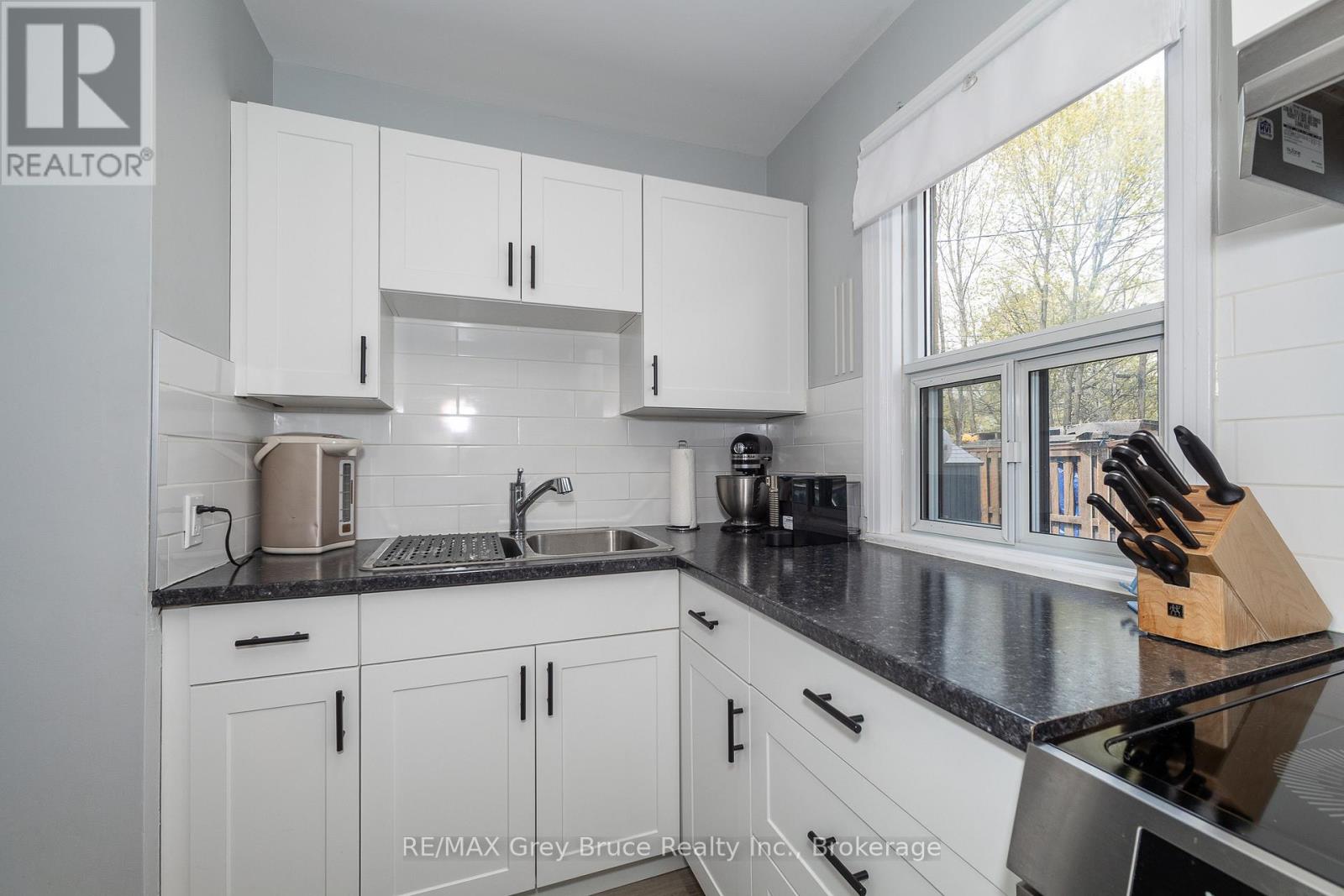 1368 7th Avenue A Avenue W, Owen Sound, Ontario  N4K 5L9 - Photo 10 - X12148324