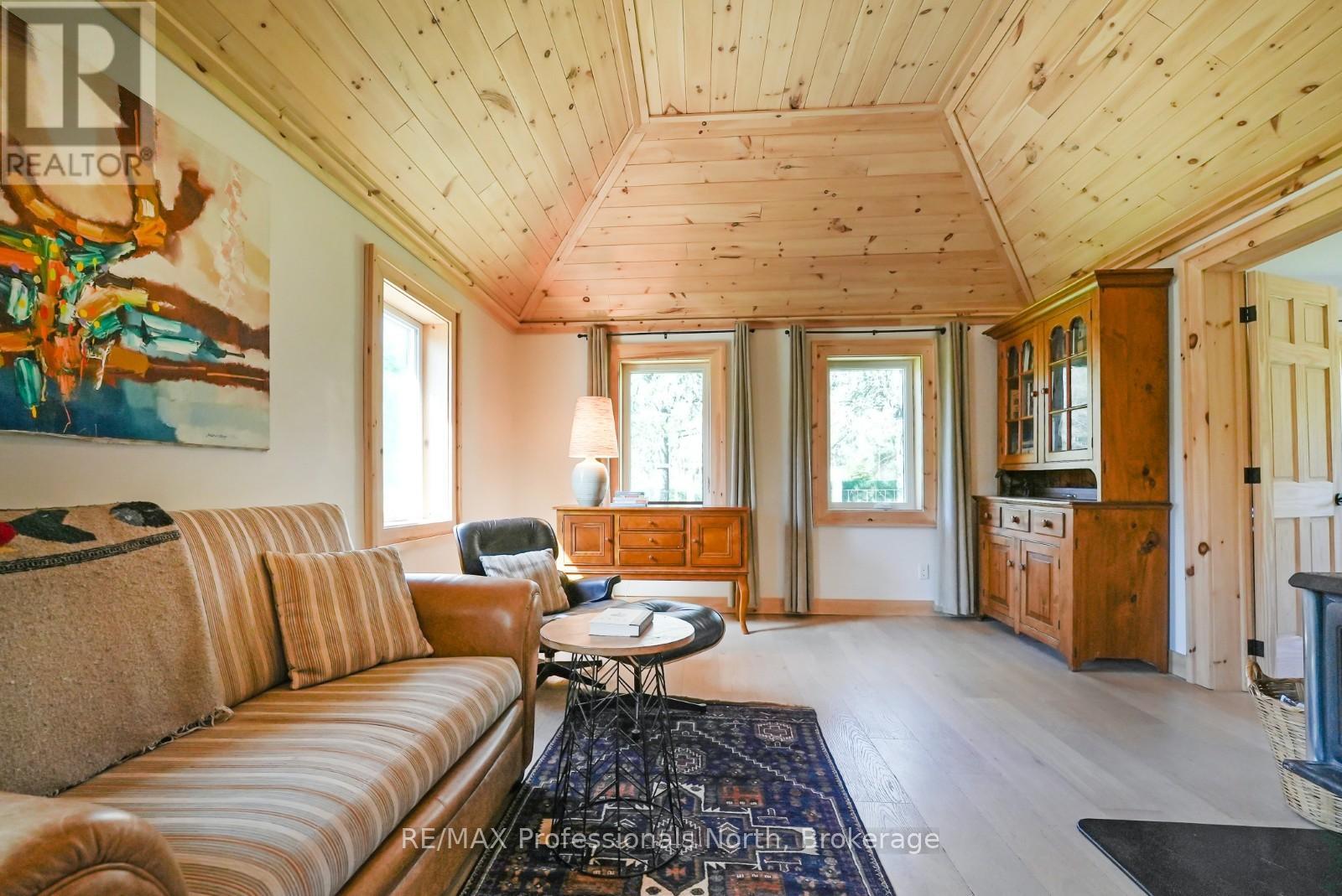 4770 County Road 121, Minden Hills, Ontario  K0M 2A1 - Photo 19 - X12148335