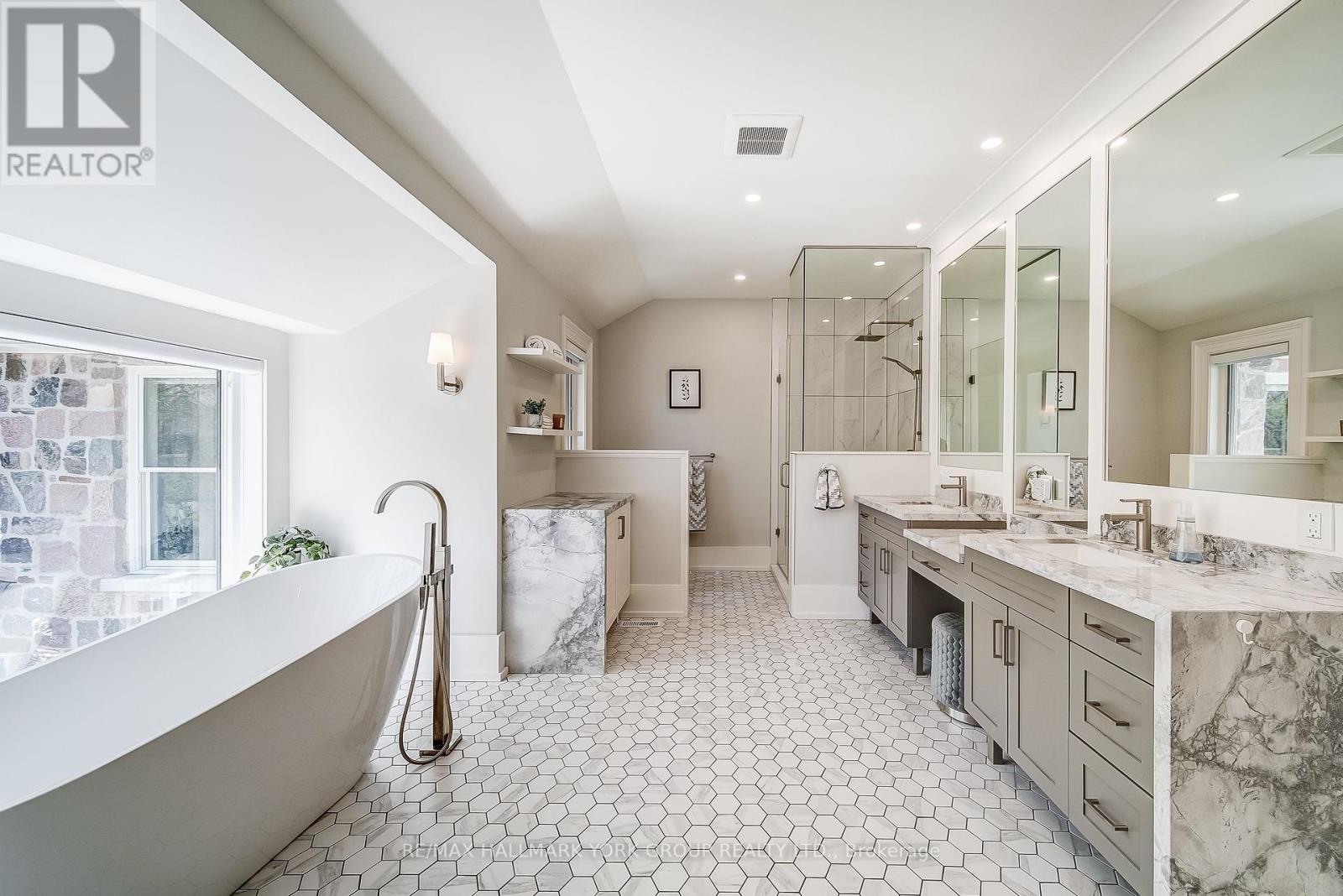 553 St John's Side Road, Aurora, Ontario  L4G 0N1 - Photo 18 - N12148167