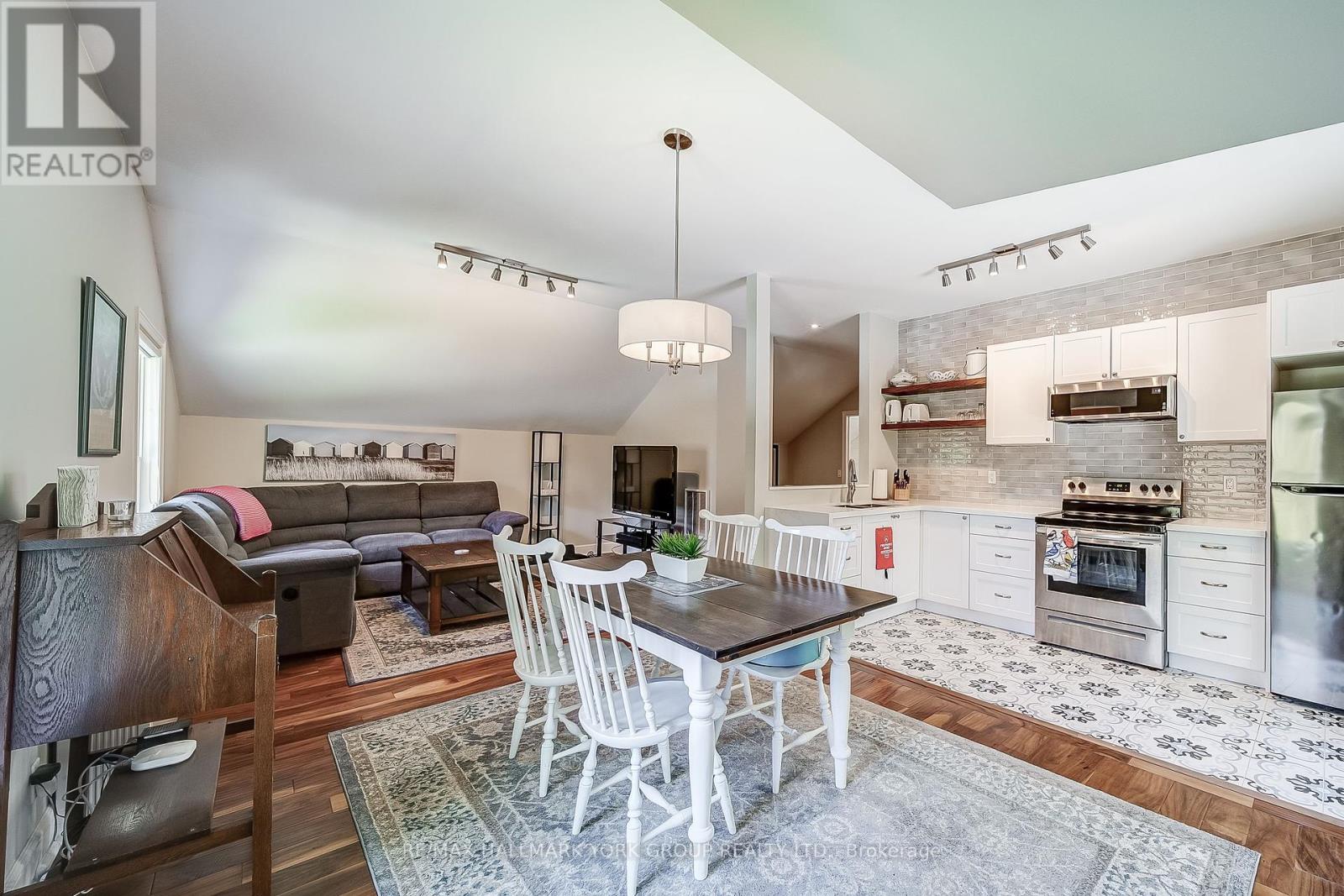 553 St John's Side Road, Aurora, Ontario  L4G 0N1 - Photo 35 - N12148167