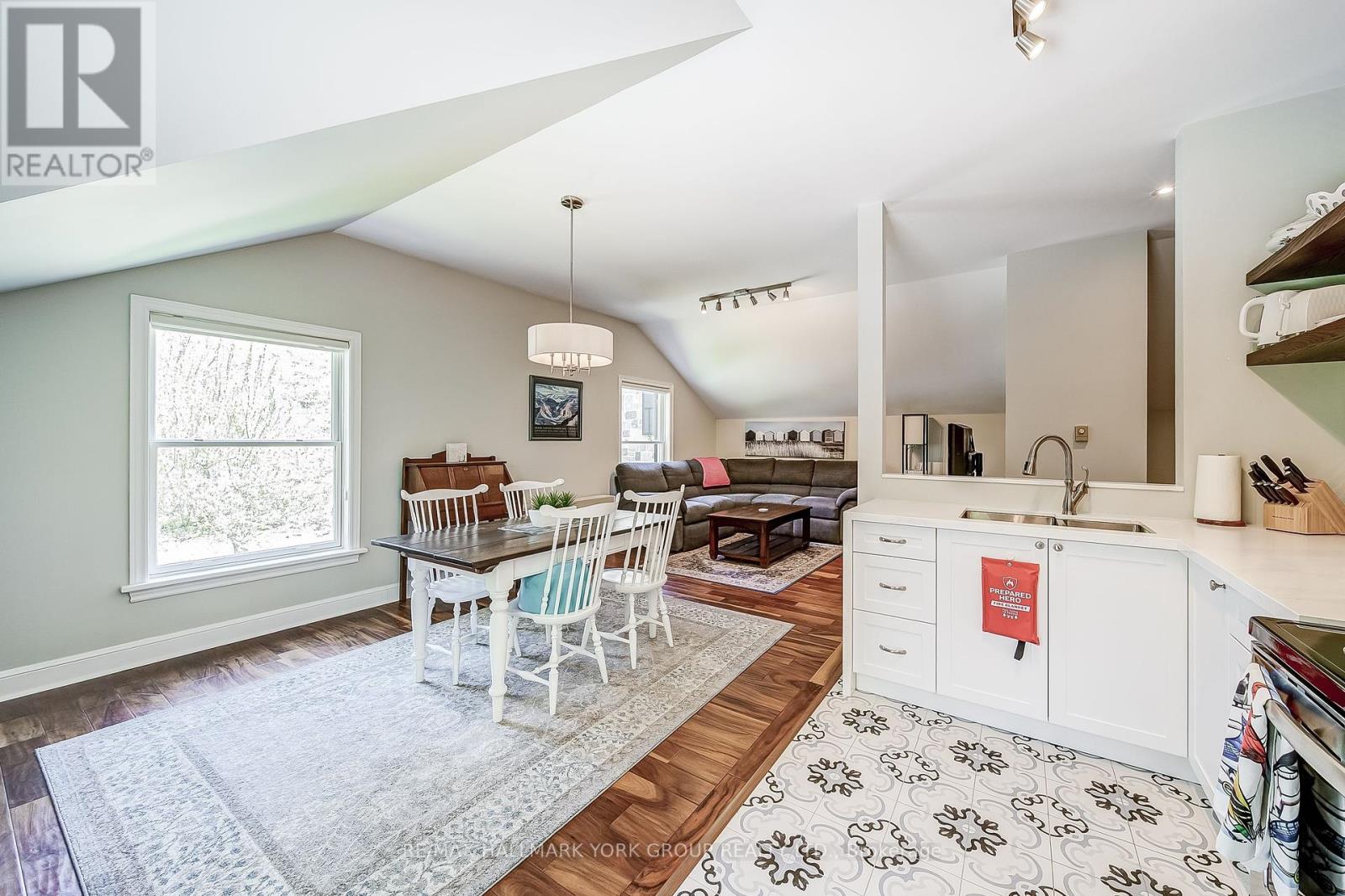 553 St John's Side Road, Aurora, Ontario  L4G 0N1 - Photo 36 - N12148167