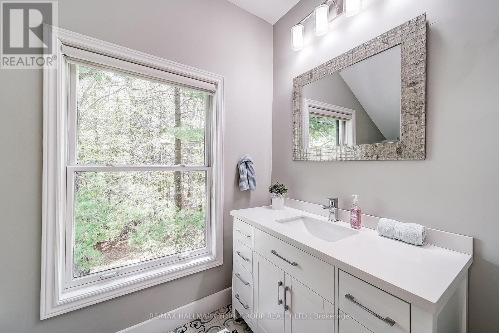 553 St John's Side Road, Aurora, Ontario  L4G 0N1 - Photo 39 - N12148167