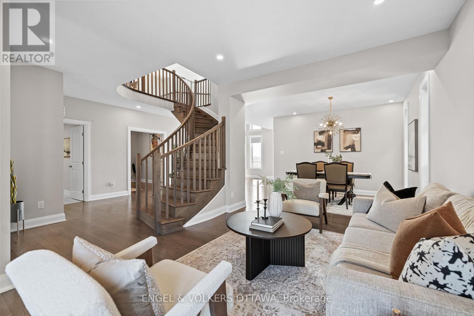 Property at 399 LONGWORTH AVENUE image 4