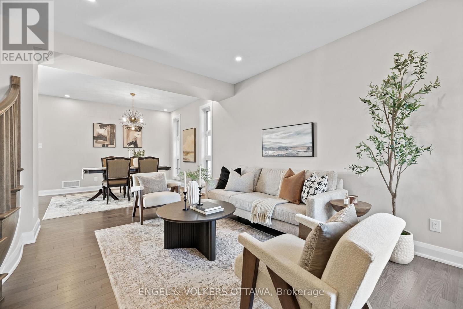 Property at 399 LONGWORTH AVENUE image 3