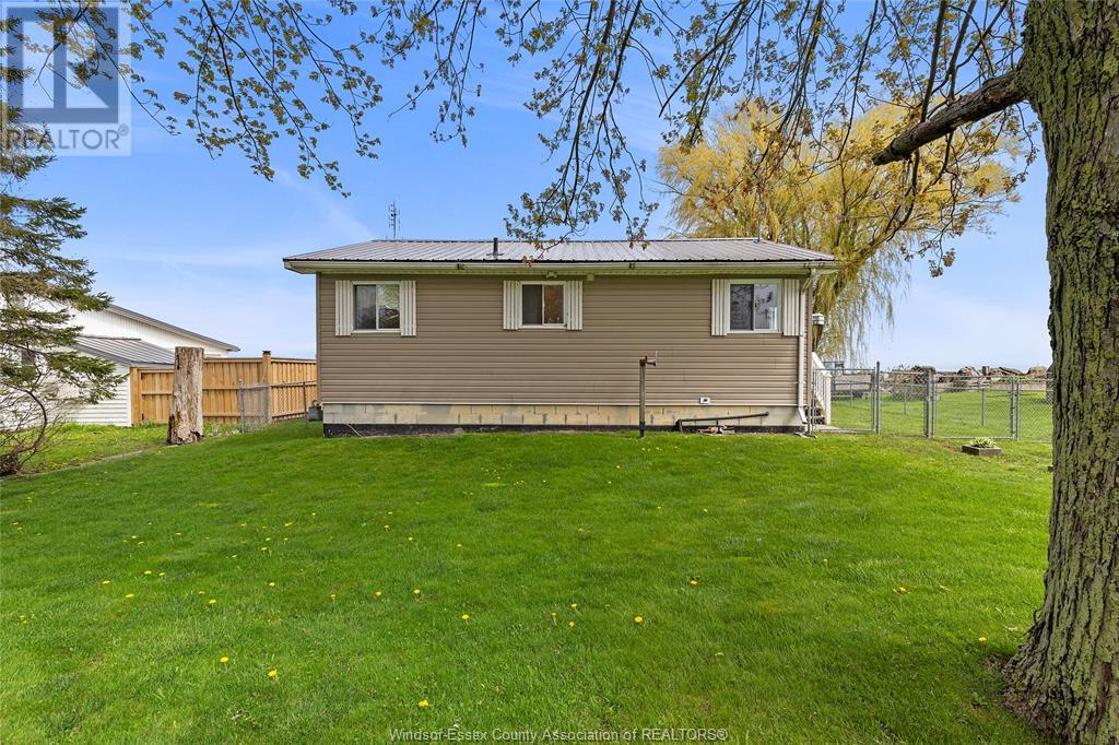 Property at 156 LAKESHORE image 3