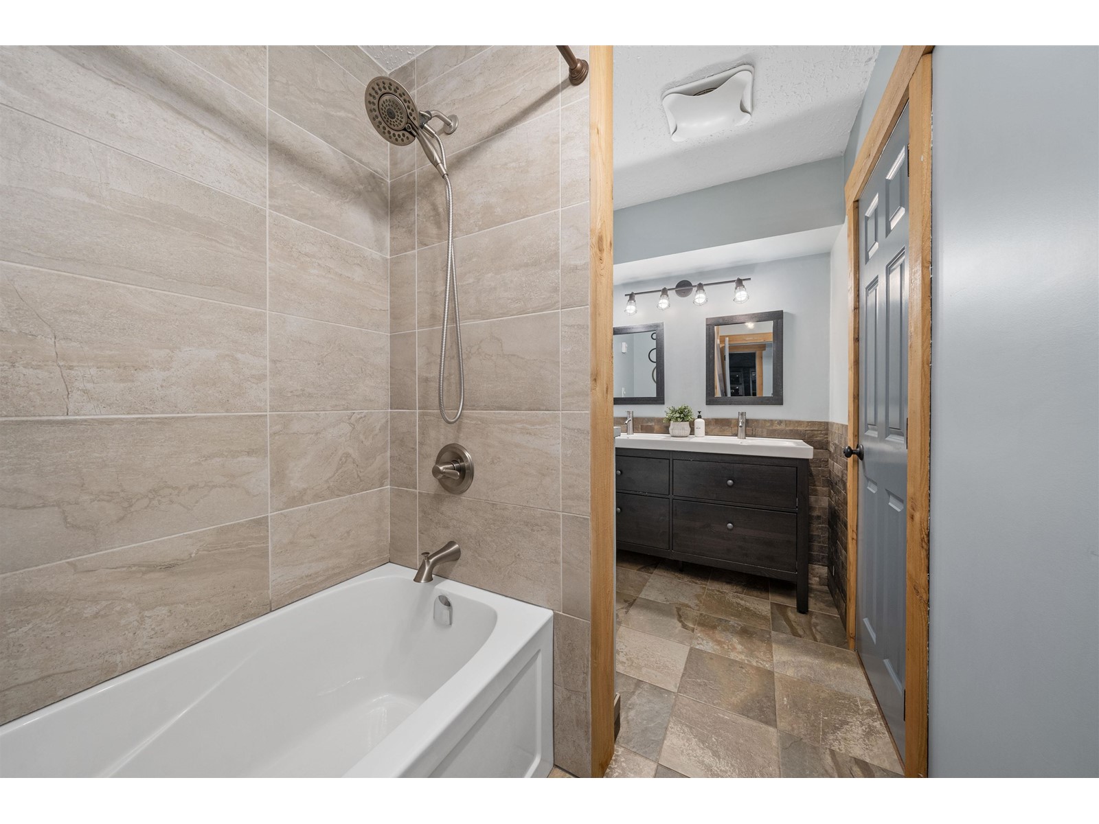 32718 Charnley Drive, Mission, British Columbia  V2V 5R7 - Photo 15 - R3002857