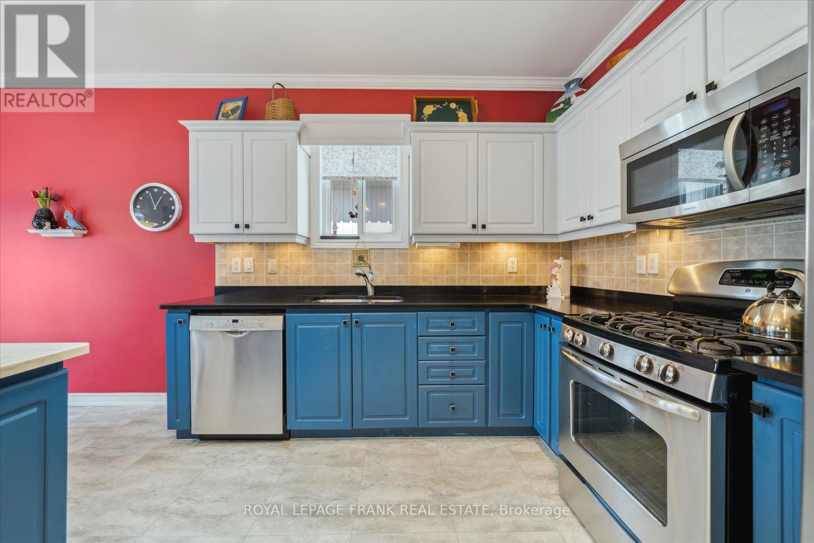 803 London Street, Cobourg, Ontario  K9A 5X9 - Photo 11 - X12148430