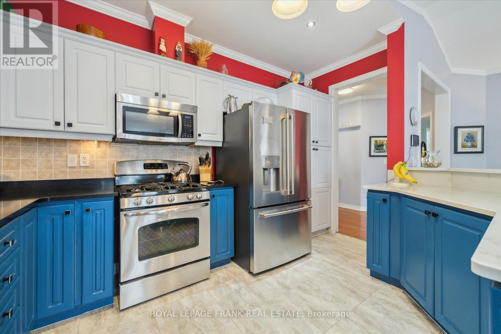 803 London Street, Cobourg, Ontario  K9A 5X9 - Photo 12 - X12148430