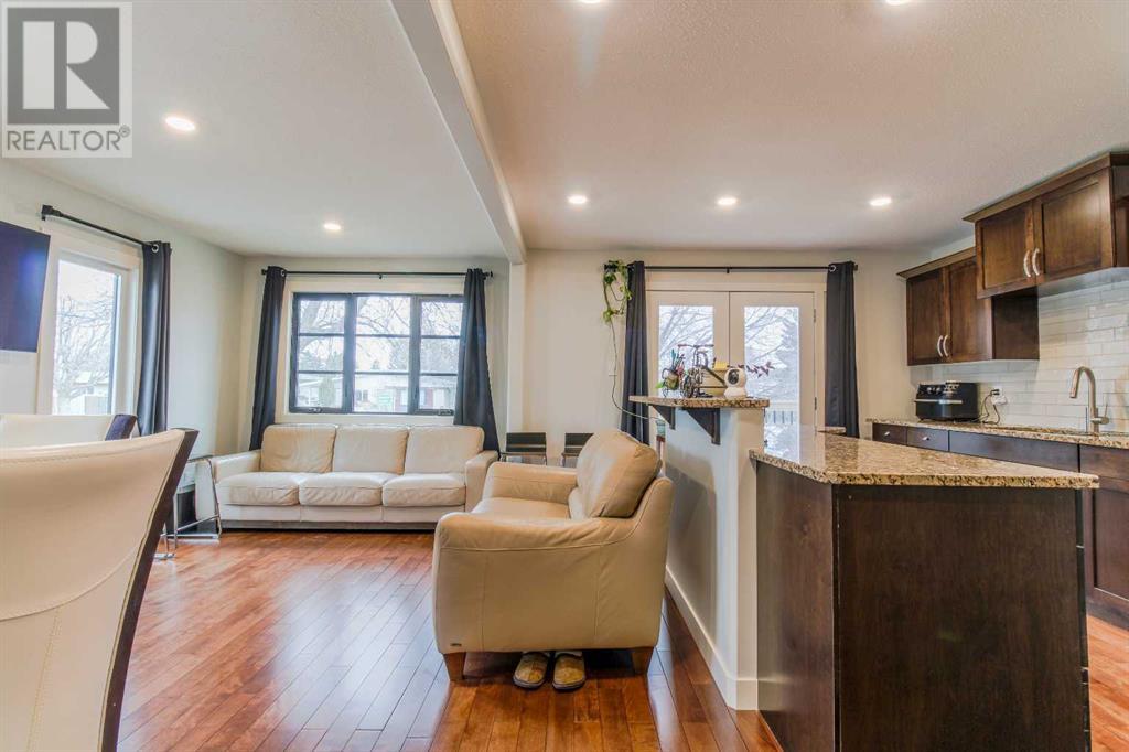 Property at 2016 23 Street N image 5