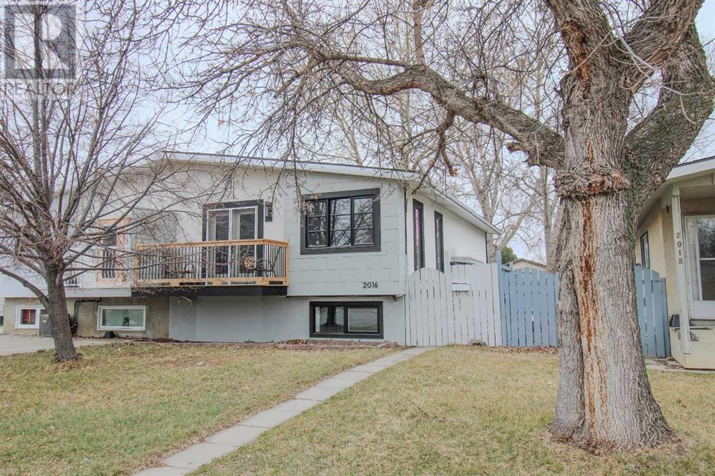 Property at 2016 23 Street N image 2