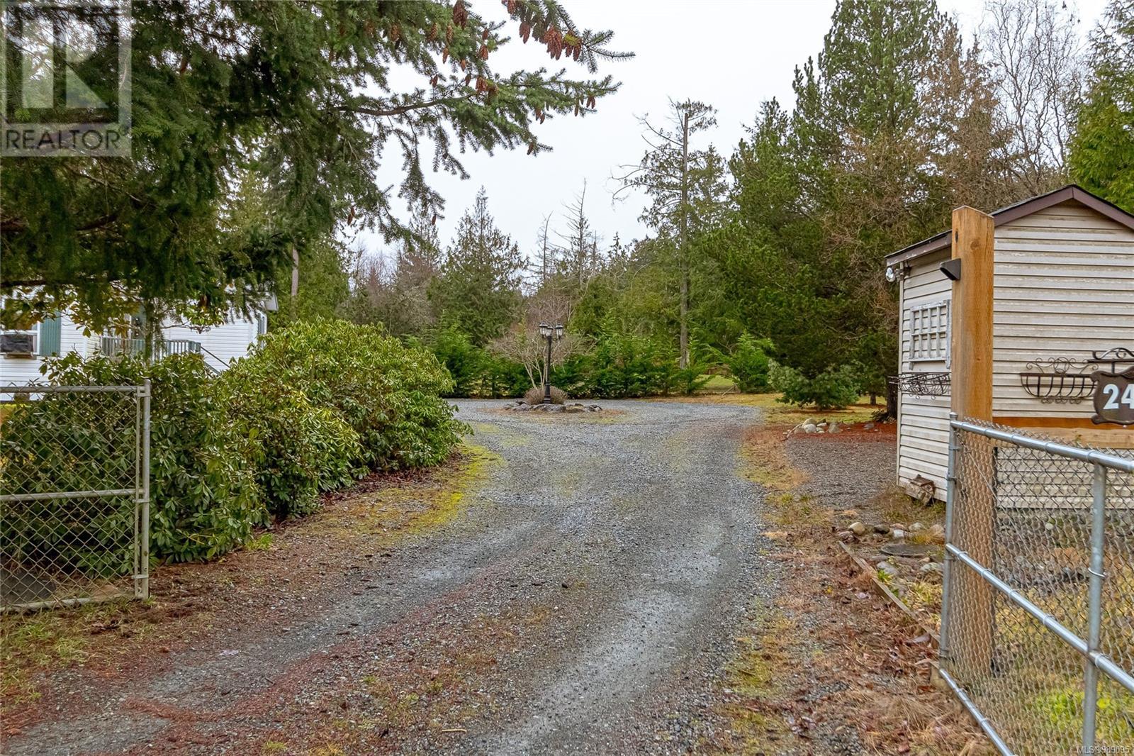 2450/2440 Whistler Rd W, Qualicum Beach, British Columbia  V9K 2A6 - Photo 12 - 989095