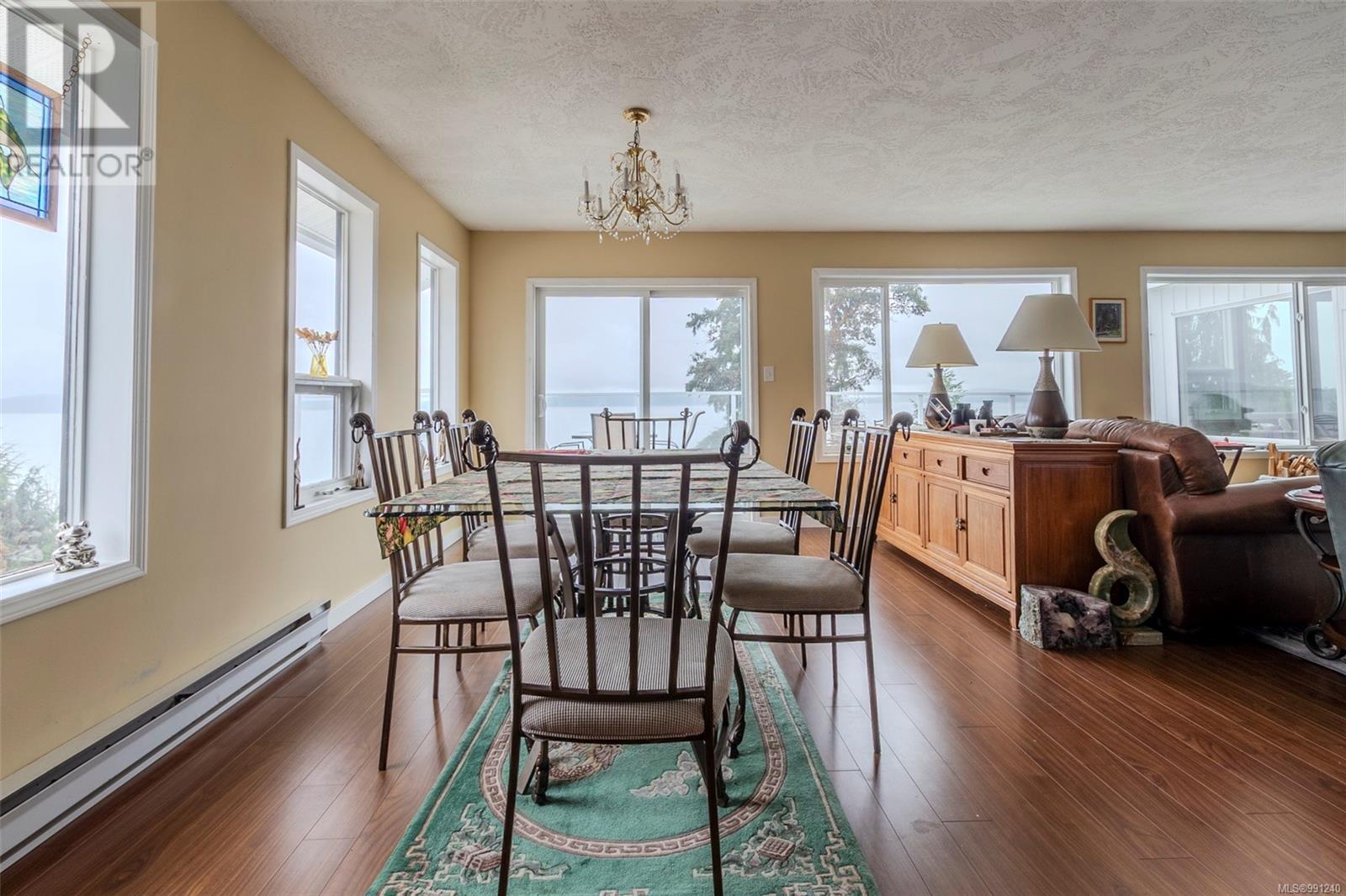 Property at 10043 Beach Dr image 5