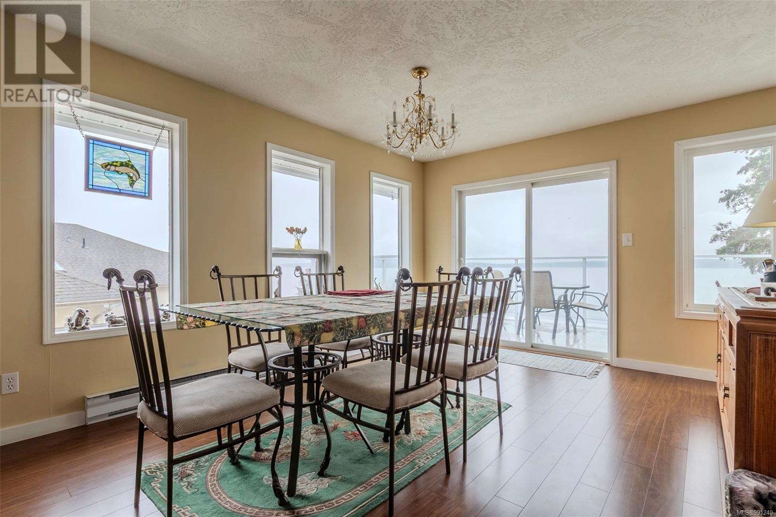 Property at 10043 Beach Dr image 3