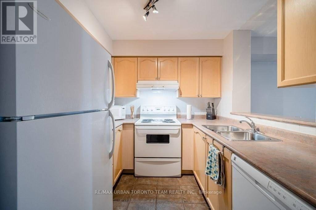 606 - 35 Finch Avenue E, Toronto, Ontario  M2N 4P9 - Photo 10 - C12148225