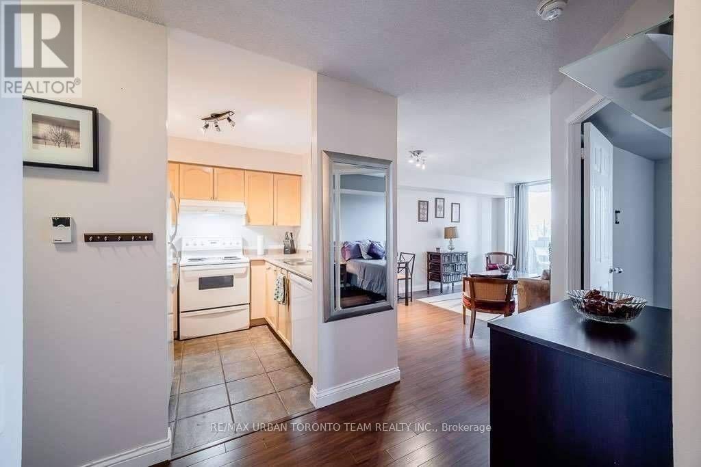 606 - 35 Finch Avenue E, Toronto, Ontario  M2N 4P9 - Photo 5 - C12148225