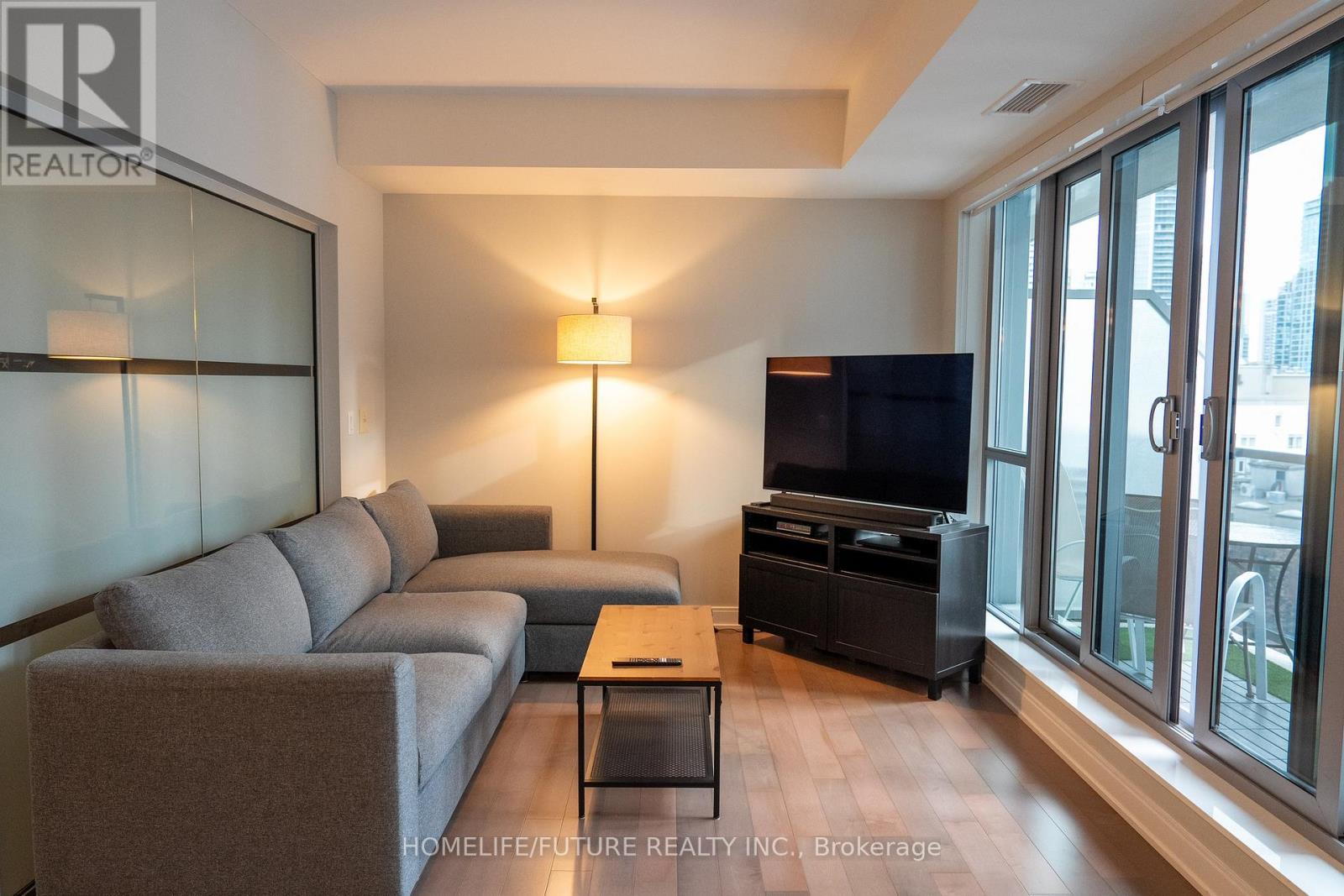 1008 - 55 Front Street E, Toronto, Ontario  M5E 0A7 - Photo 12 - C12148283