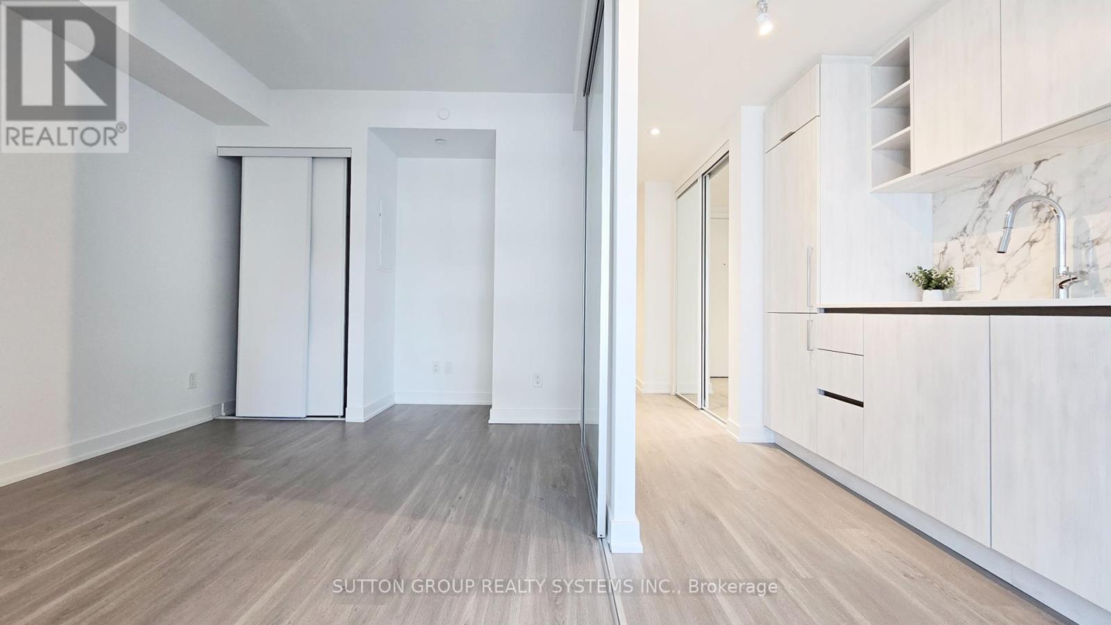 1906 - 8 Wellesley Street W, Toronto (Bay Street Corridor), Ontario  M4Y 0J5 - Photo 10 - C12148313