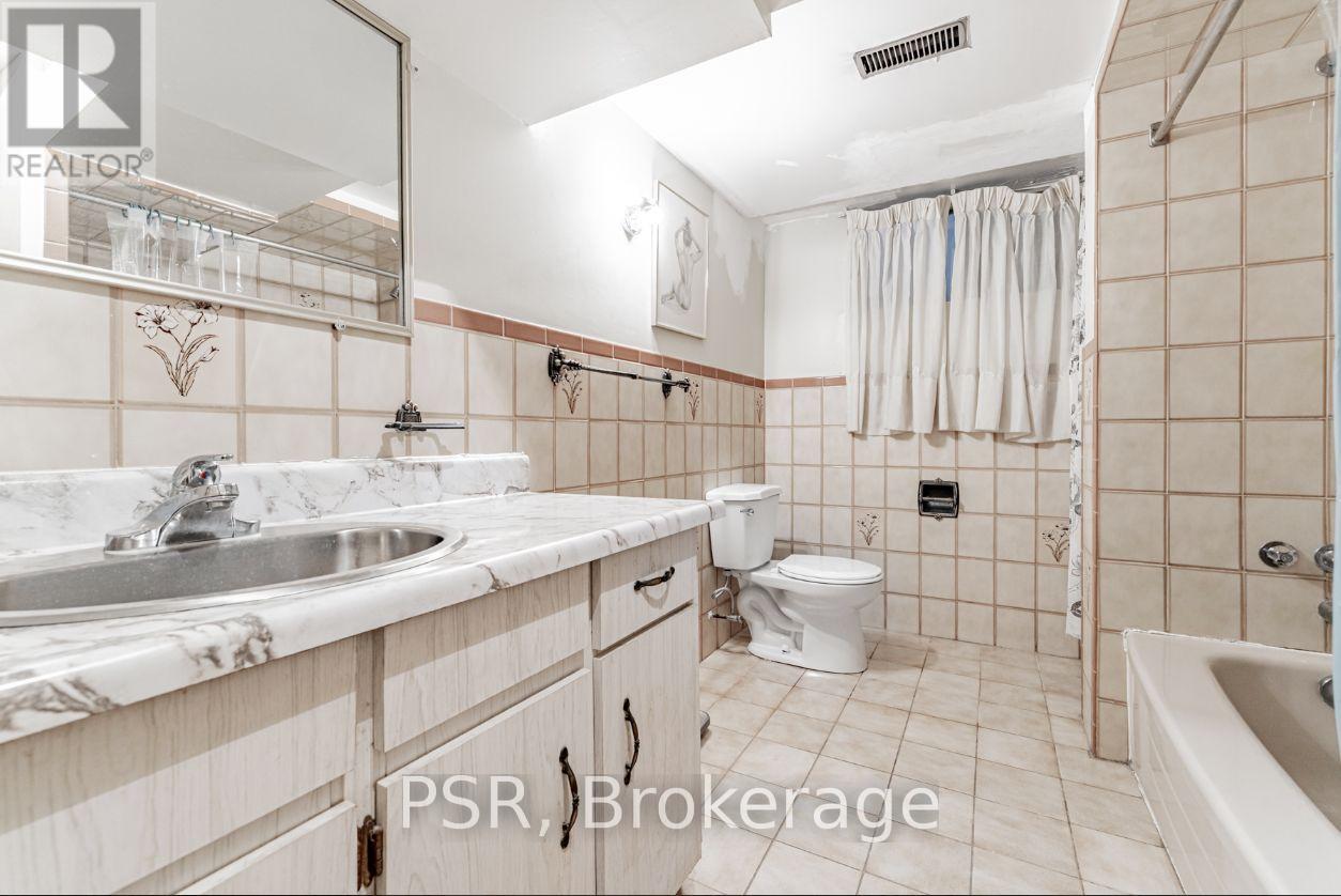101 Hillmount Avenue, Toronto, Ontario  M6B 1X5 - Photo 20 - C12148351