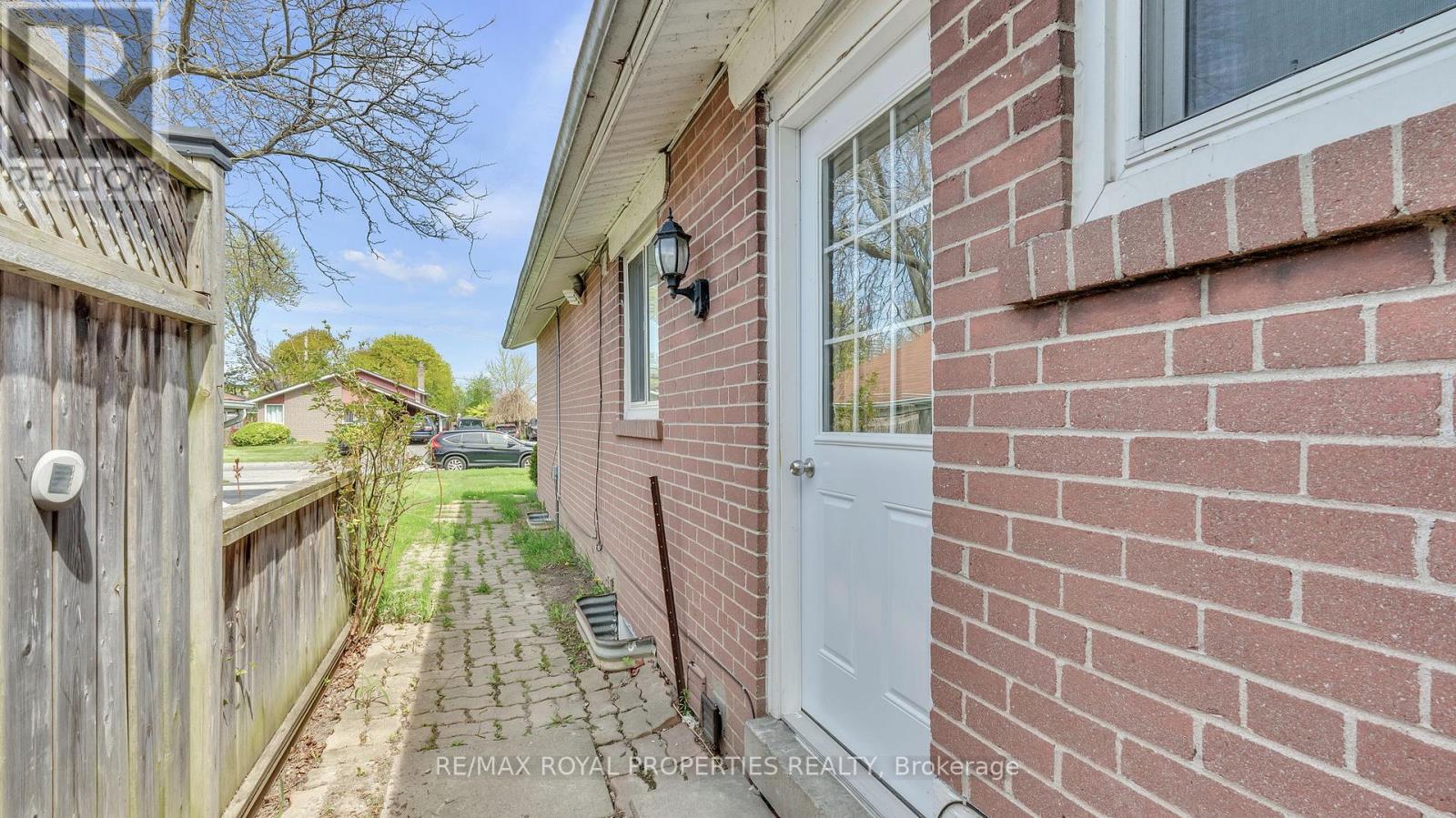 Basement - 898 Modlin Road, Pickering, Ontario  L1W 1V9 - Photo 4 - E12148248