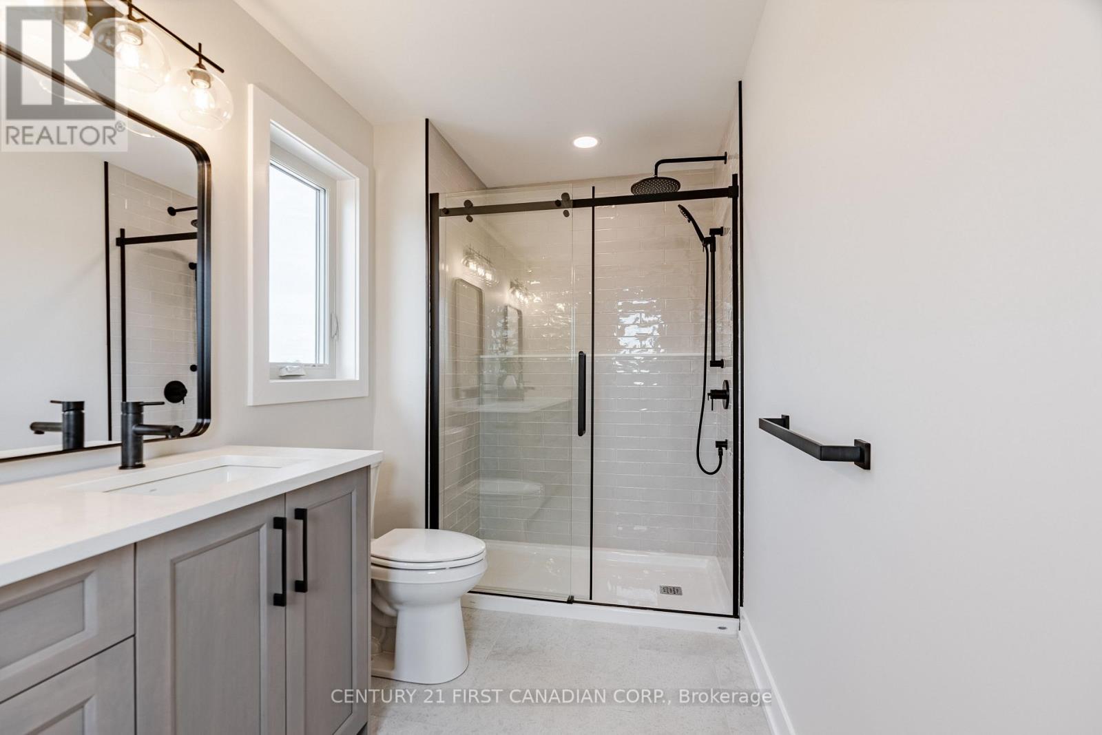 38 Postma Crescent, North Middlesex, Ontario  N0M 1A0 - Photo 30 - X12041389