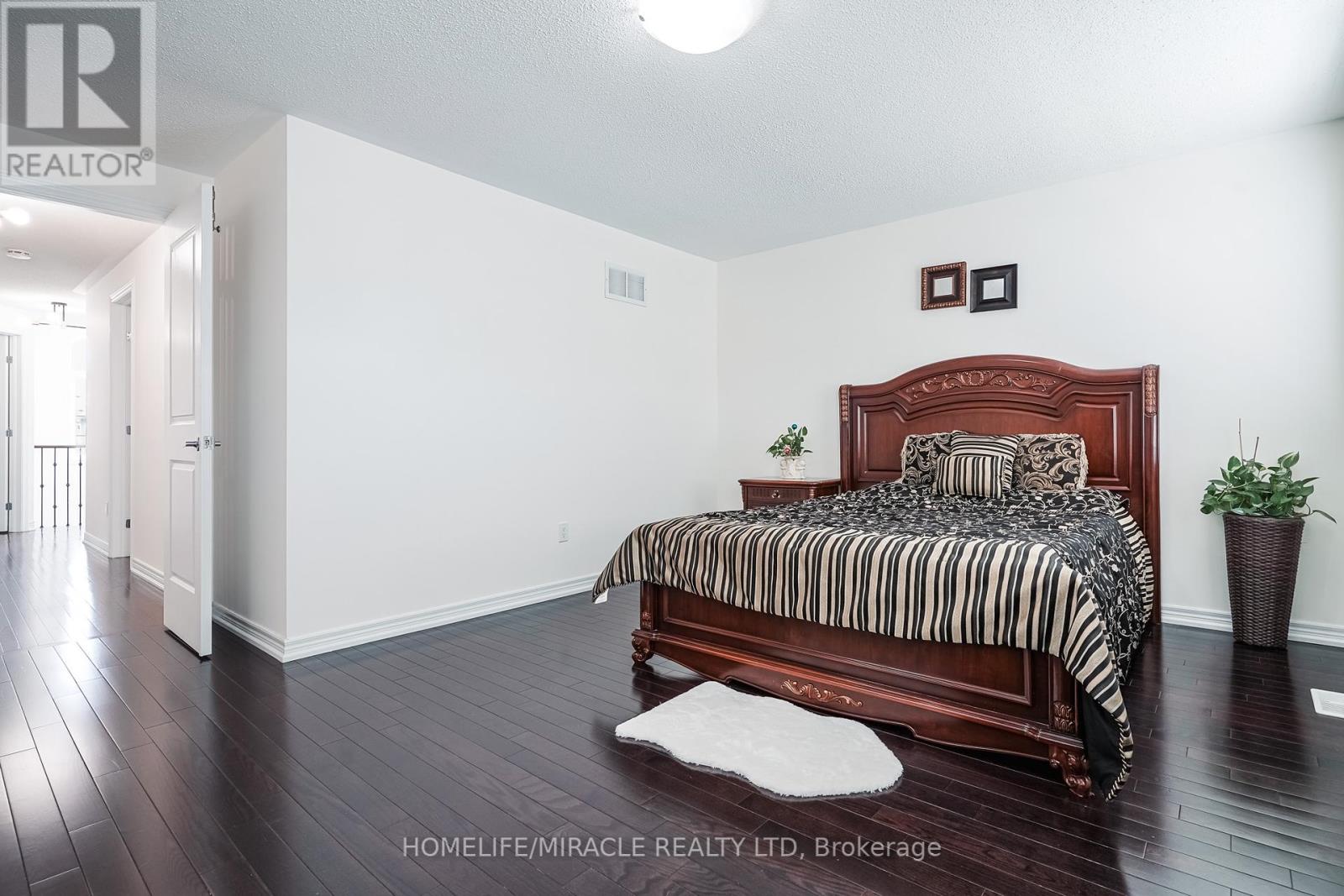 19 Wardlaw Place, Vaughan (Vellore Village), Ontario  L4H 0Z5 - Photo 25 - N12148247