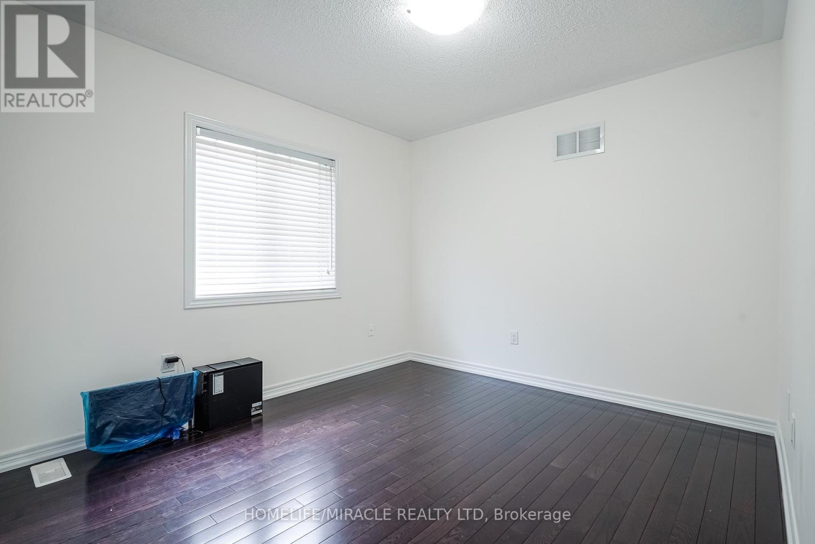 19 Wardlaw Place, Vaughan (Vellore Village), Ontario  L4H 0Z5 - Photo 28 - N12148247