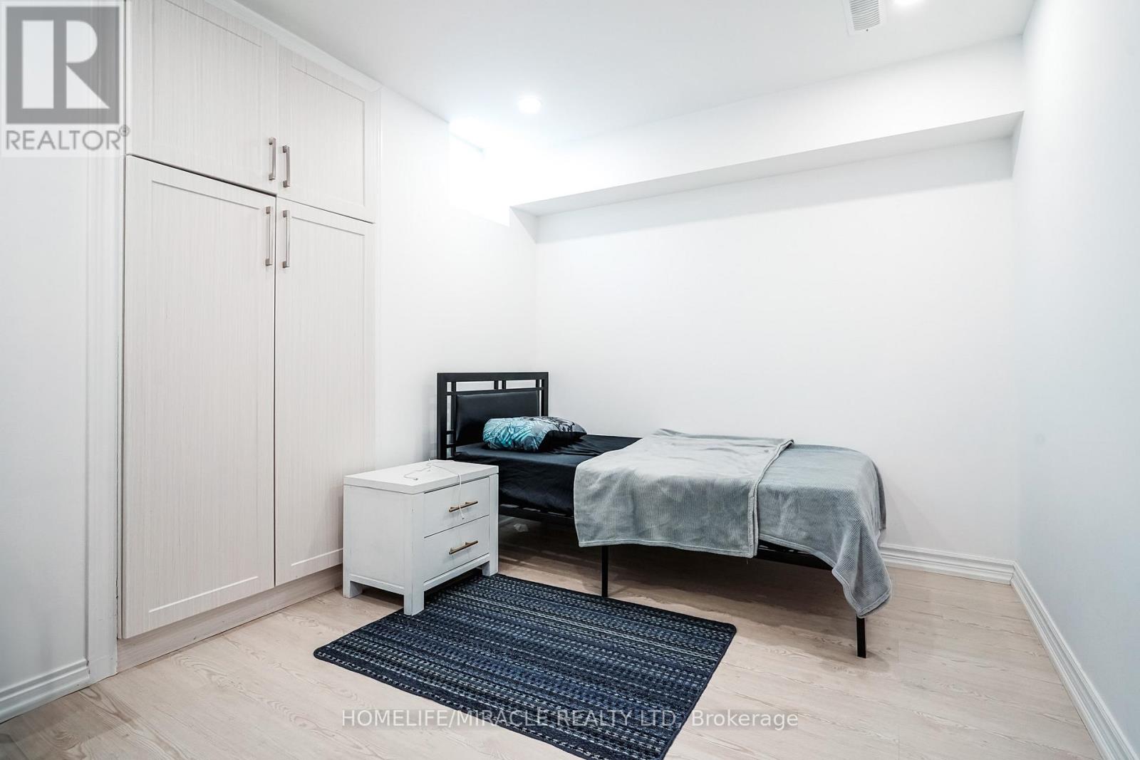 19 Wardlaw Place, Vaughan (Vellore Village), Ontario  L4H 0Z5 - Photo 38 - N12148247