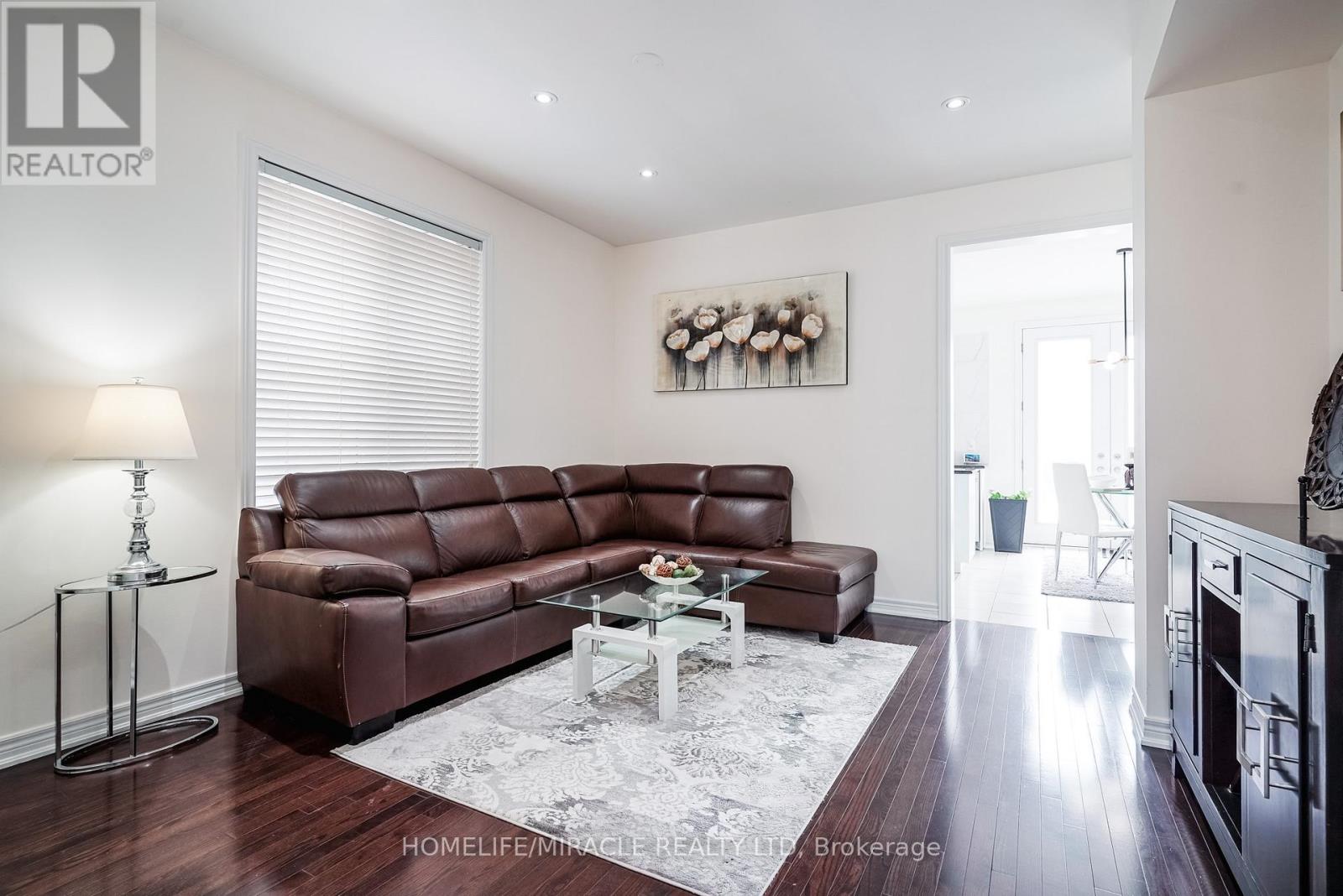 19 Wardlaw Place, Vaughan (Vellore Village), Ontario  L4H 0Z5 - Photo 7 - N12148247