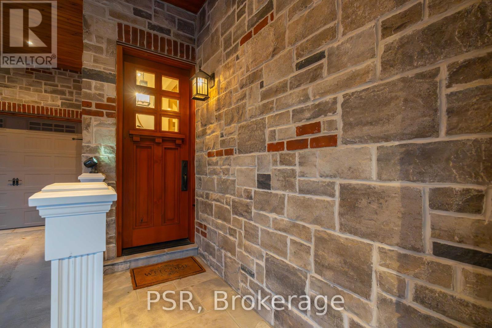 124 Elmpine Trail, King, Ontario  L7B 1K4 - Photo 7 - N12148272