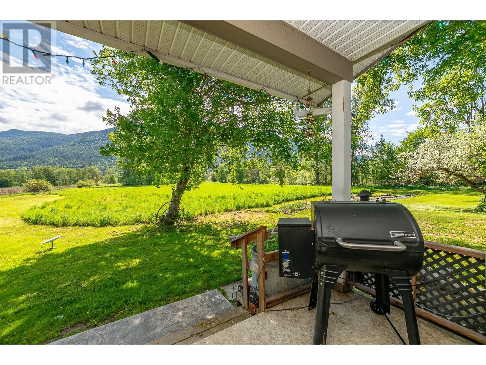 51 Monks Road, Grindrod, British Columbia  V0E 1Y0 - Photo 41 - 10347572