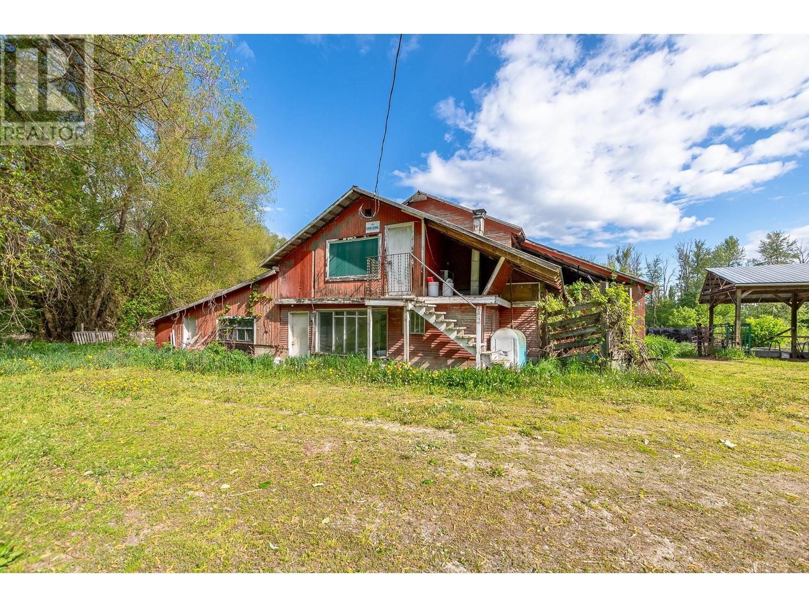 51 Monks Road, Grindrod, British Columbia  V0E 1Y0 - Photo 6 - 10347572