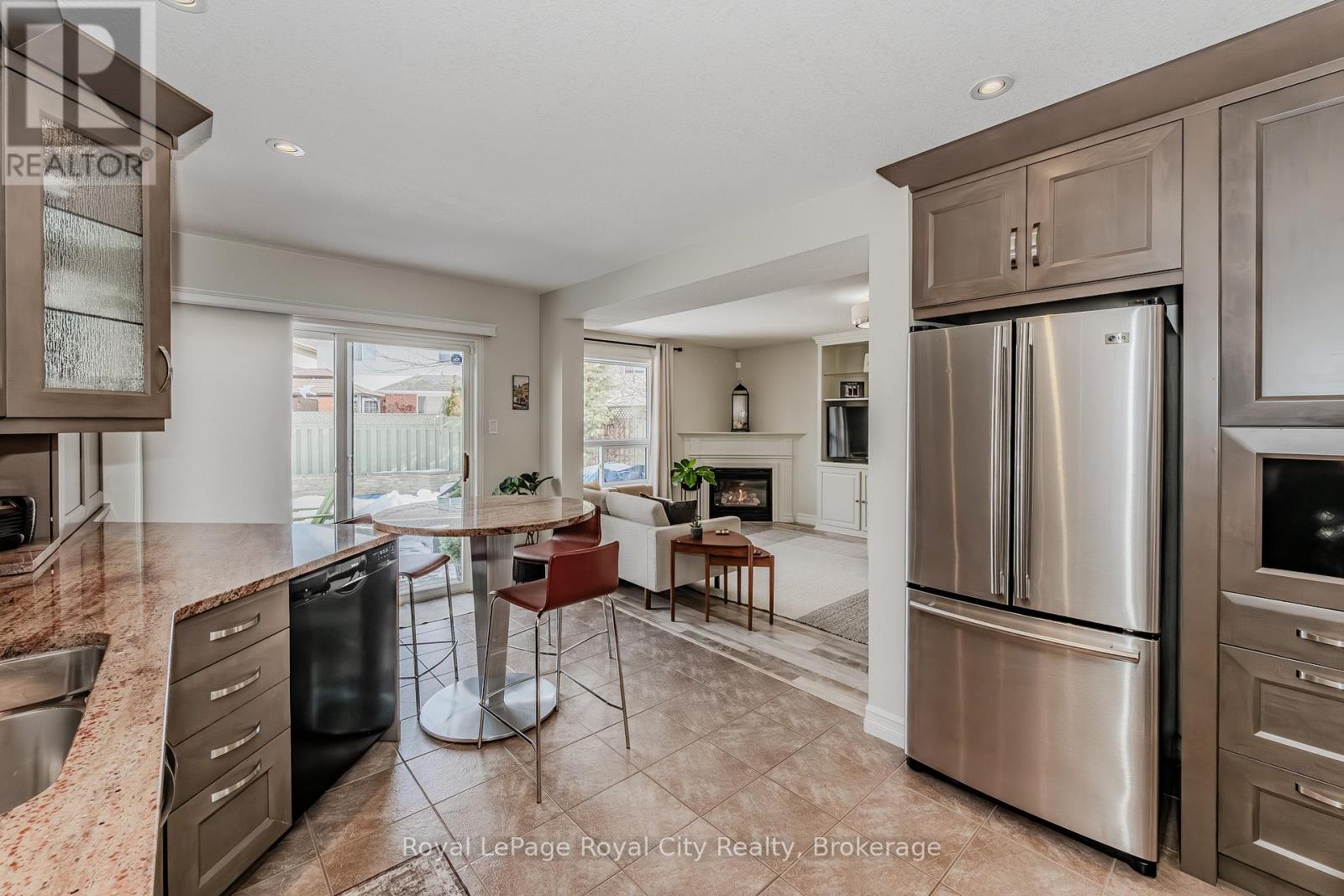 7 Hill Trail, Guelph, Ontario  N1E 7C8 - Photo 9 - X12148420