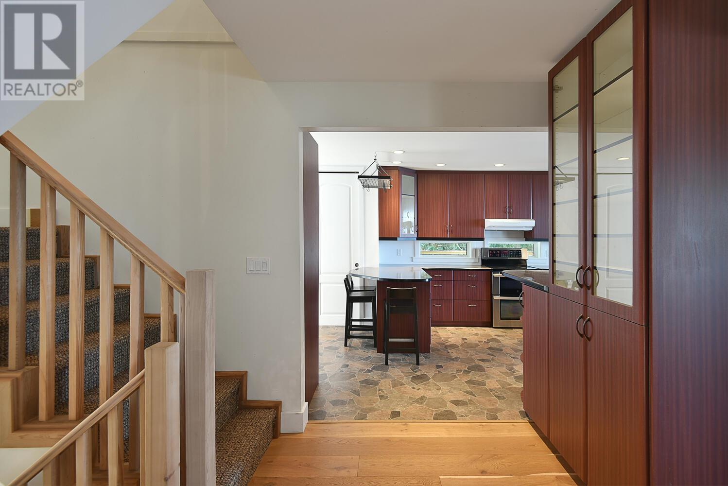 8429 Redrooffs Road, Halfmoon Bay, British Columbia  V7Z 1E6 - Photo 12 - R3000954