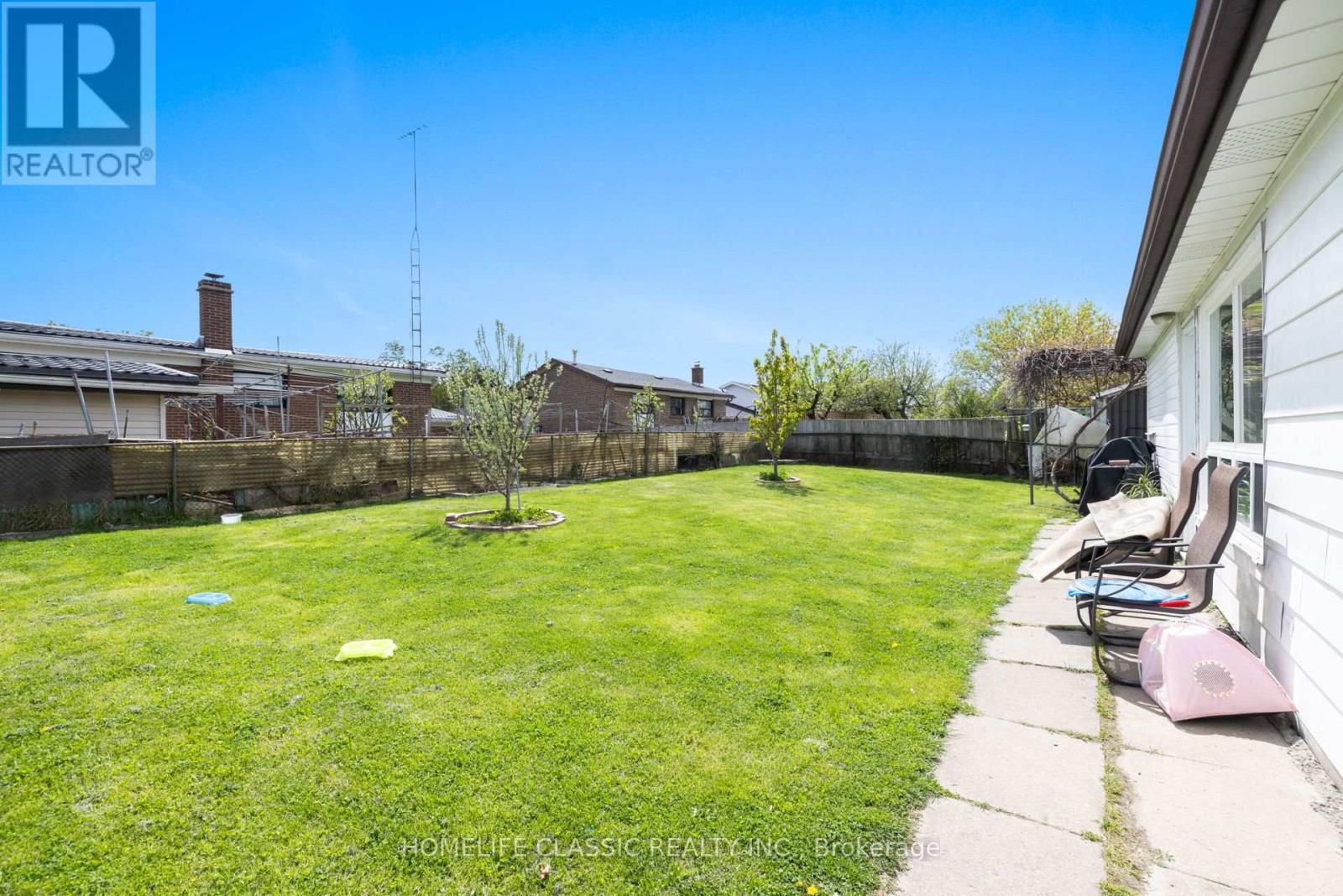83 John Garland Boulevard, Toronto, Ontario  M9V 1N5 - Photo 18 - W12148234